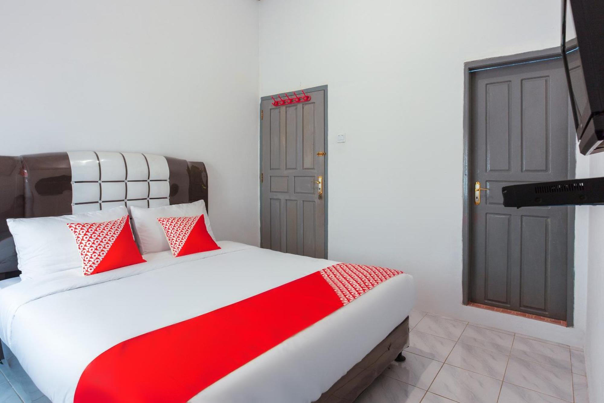 Oyo 2903 Putri Residence Syariah Bukittinggi Luaran gambar